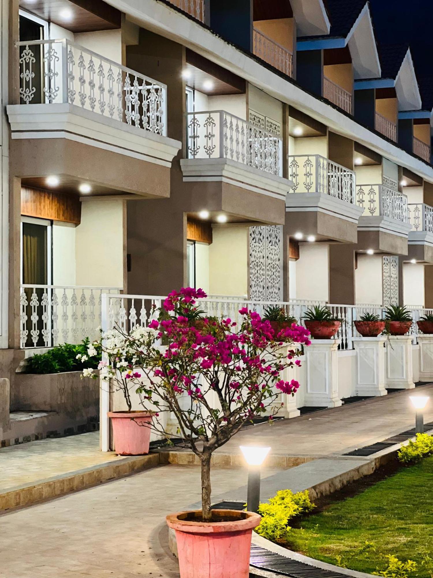 The Grand Leela Resort Khopoli Dış mekan fotoğraf